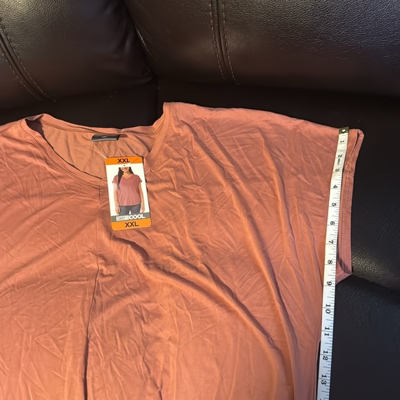 32 Degrees Cool Women's Soft Luxe Short Sleeve V-Neck Top | Red/Pink| XXL - Picture 10 of 15